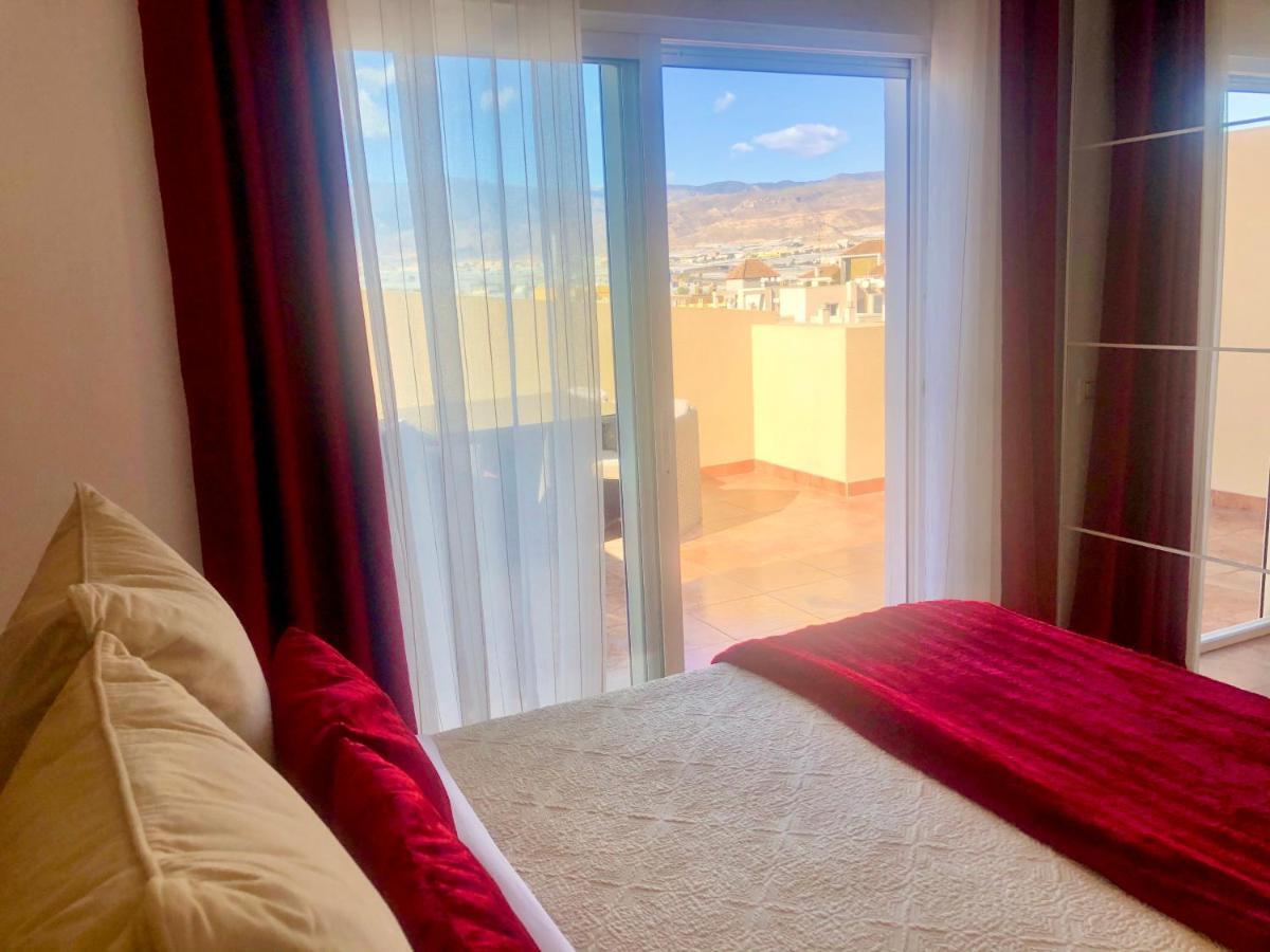 Atico Deluxe Entre Centro Y Playa Salinas Con Terraza, Wifi, Piscina Climatizada, Gym, Sauna Y Garaje -Smart Tv Roquetas de Mar Exteriör bild